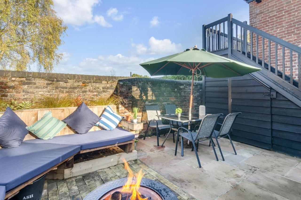 Villa Cosy Pet Friendly Victorian Coachhouse Near Nature Walks On Norfolk Broads, With Fire Pit, Bbq & Alpacas Ranworth Exterior foto